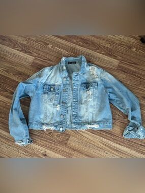SHEIN Light Blue Distressed Cropped Denim Jacket